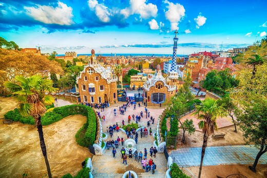 barcelona-catalonia-spain-the-park-guell-of-antoni-gaudi_6233010